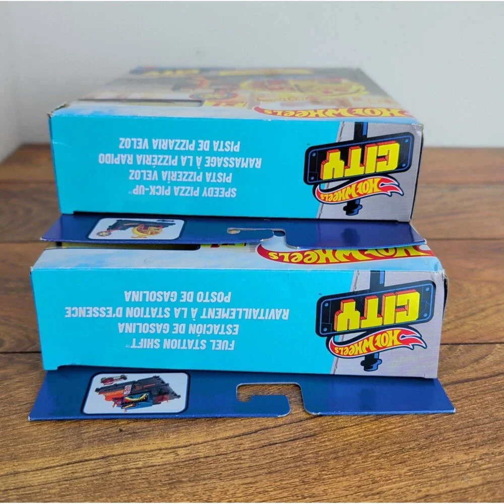 2 Hot Wheels City Track Set - Speedy Pizza Pick-up & Fuel Station Shift Play Set